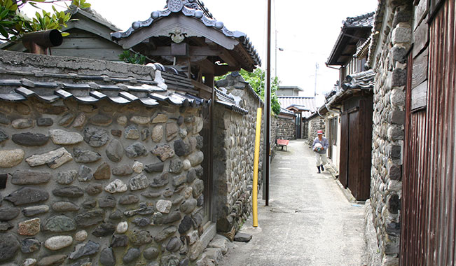 石積の練塀（祝島）